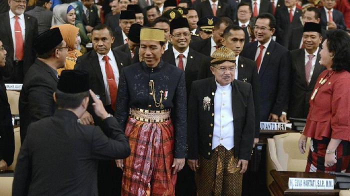 Menarik ! Ini Dia 5 Deretan Baju Adat Yang Pernah Dipakai Presiden ...