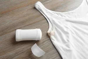 Cara Menghilangkan Noda Deodoran di Baju